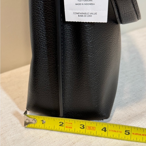 Coach Mollie Bucket 22 Black and Red Leather Bag - Picture 10 of 11